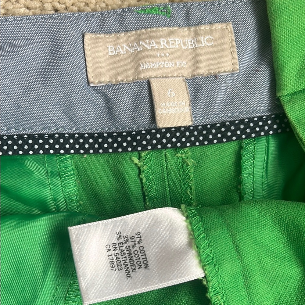Banana Republic Factory Hampton Fit Green Crop Pants, 6 - Picture 3 of 4
